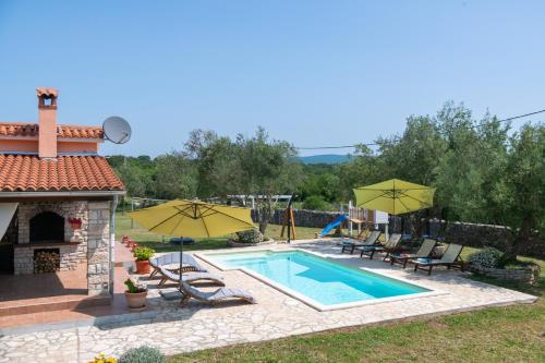 House Natalie village Rakalj — 4-Star Luxury Hotel in Marcana, Croatia