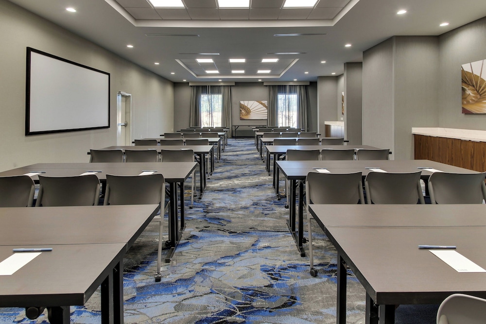 Fairfield Inn & Suites by Marriott Houston Brookhollow - photo 27