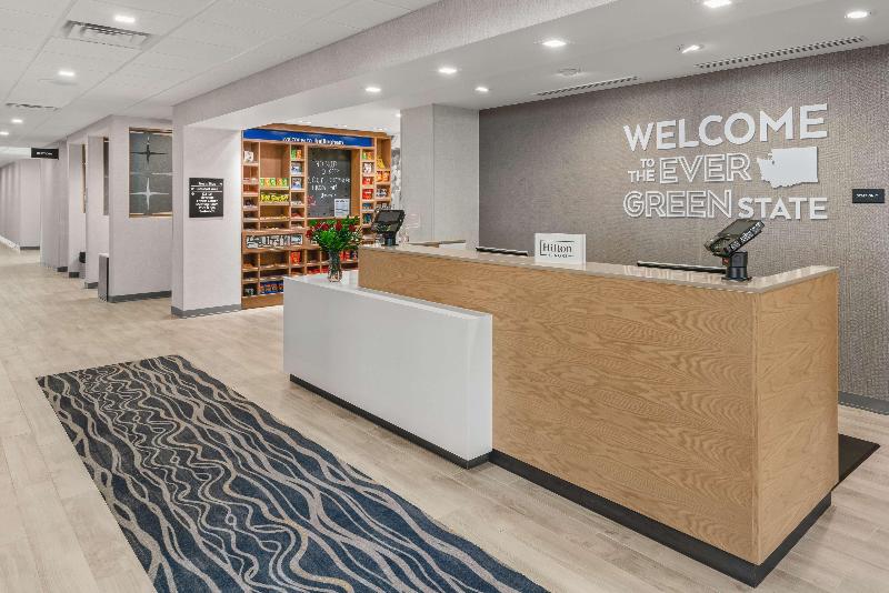 Hampton Inn Bellingham Airport - photo 7