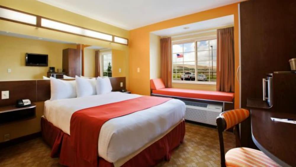 Microtel Inn and Suites by Wyndham Rawlins - photo 7