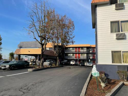 Portland Inn - photo 11