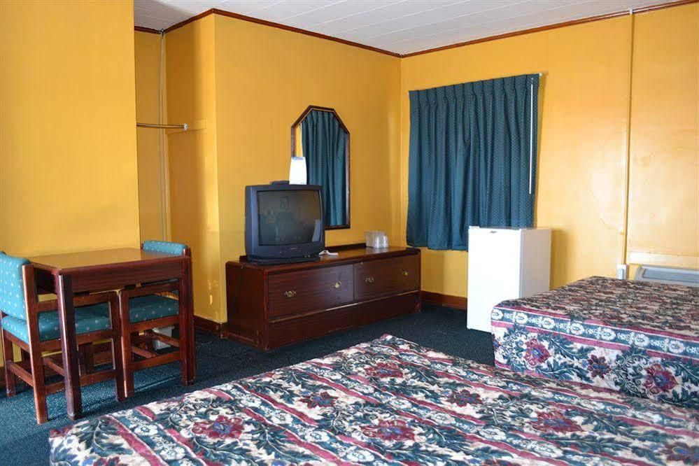 Royal Inn Albertville - photo 10