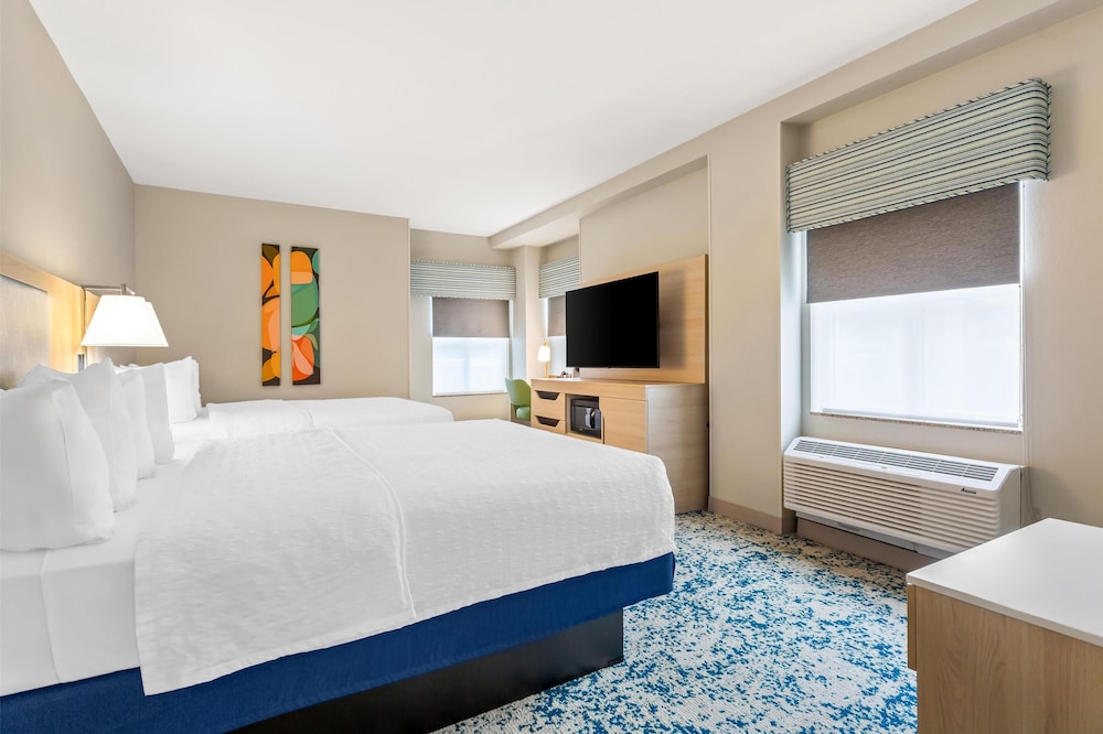 Hampton Inn & Suites St. Petersburg Downtown - photo 24