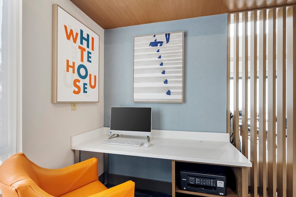 Holiday Inn Express White House an IHG Hotel - photo 34