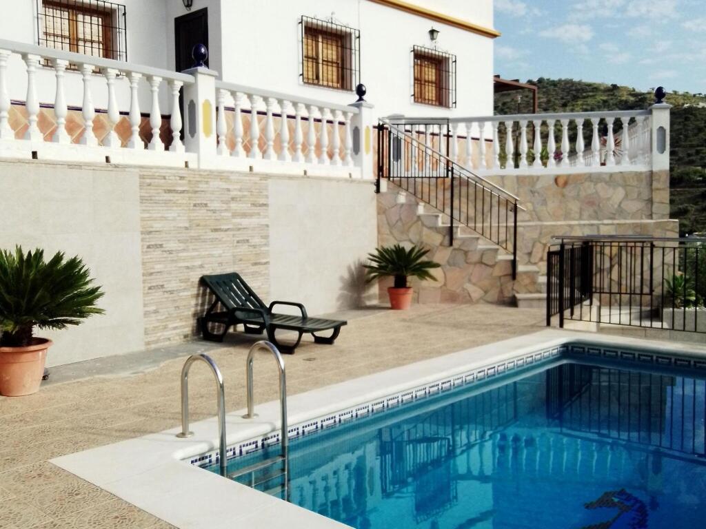 Sunny Solarium Holiday Home — 4-Star Luxury Hotel in Malaga, Spain
