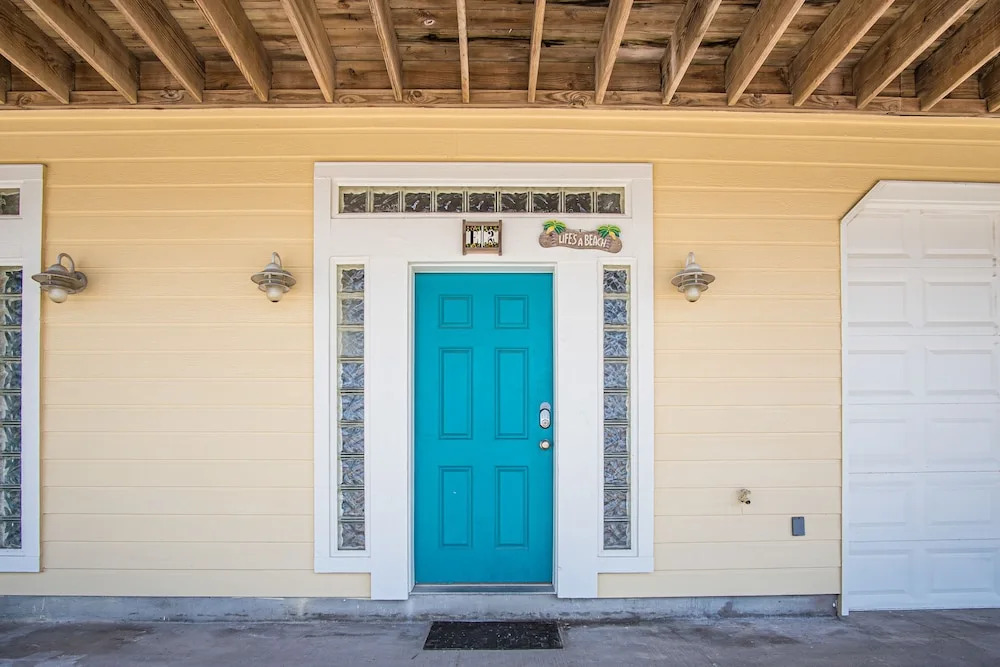 Sandhill Townhomes - featured photo