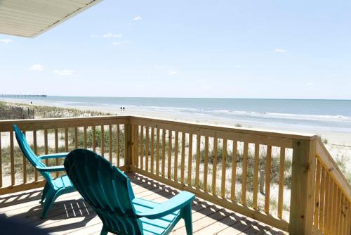 Salty But Sweet by Oak Island Accommodations - photo 6