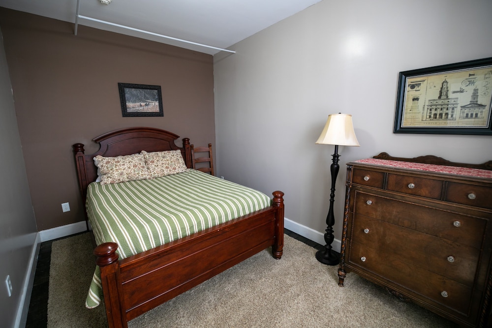 Nauvoo Temple House Hotel - photo 42
