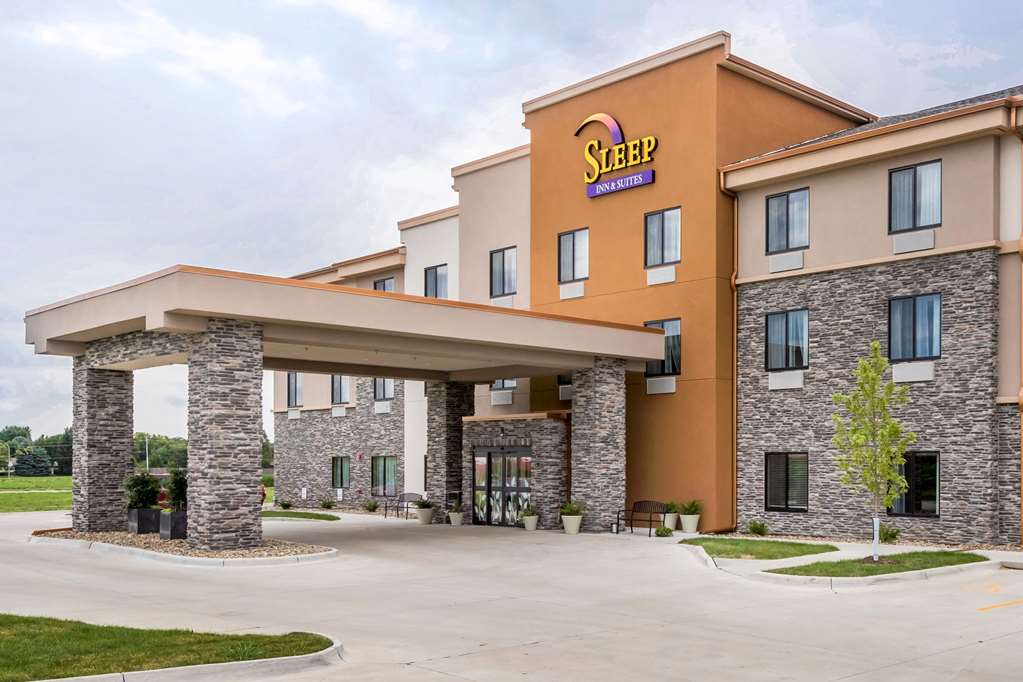 Sleep Inn & Suites West Des Moines near Jordan Creek - featured photo