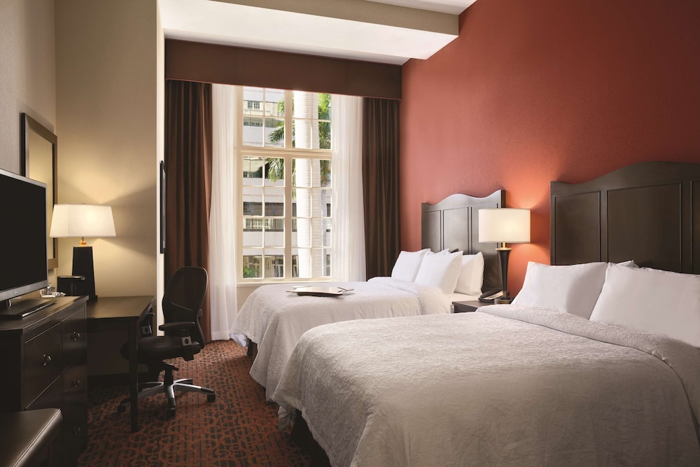 Hampton Inn & Suites Bradenton Downtown Historic District - photo 13