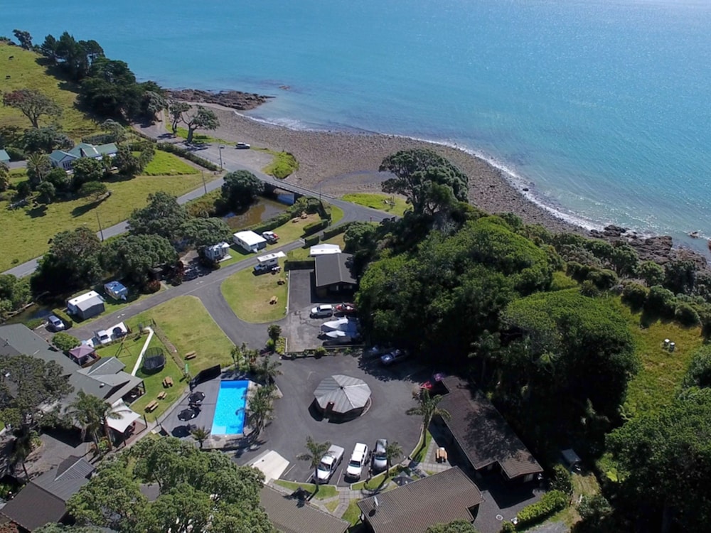 Anglers Lodge — 4-Star Luxury Hotel in Coromandel, New Zealand