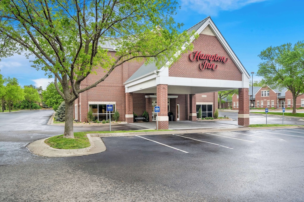 Hampton Inn Lincoln South Heritage Park - photo 47