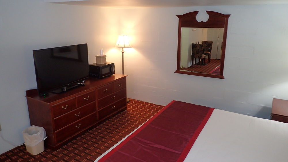Economy Inn & Suites Gatlinburg - photo 10