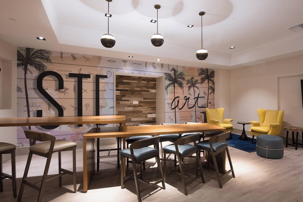 Renaissance Newport Beach Hotel - photo 4