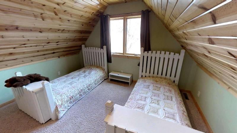 Lakefront Hideaway - photo 34