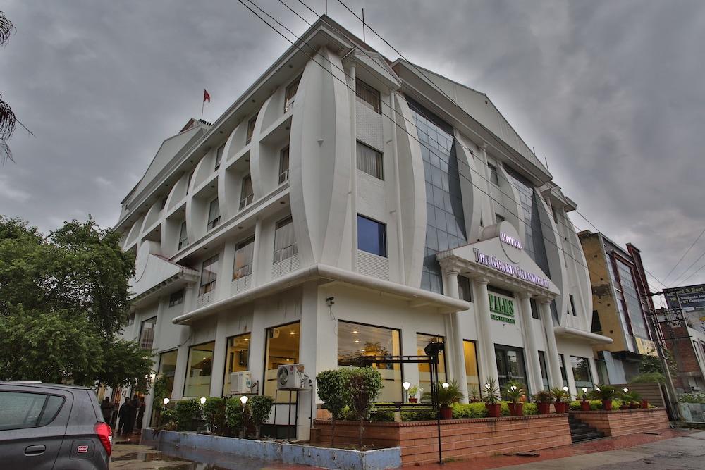 Hotel The Grand Chandiram — Kota