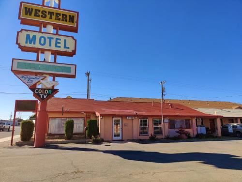 Western Motel - carbon neutral hotel in Deming