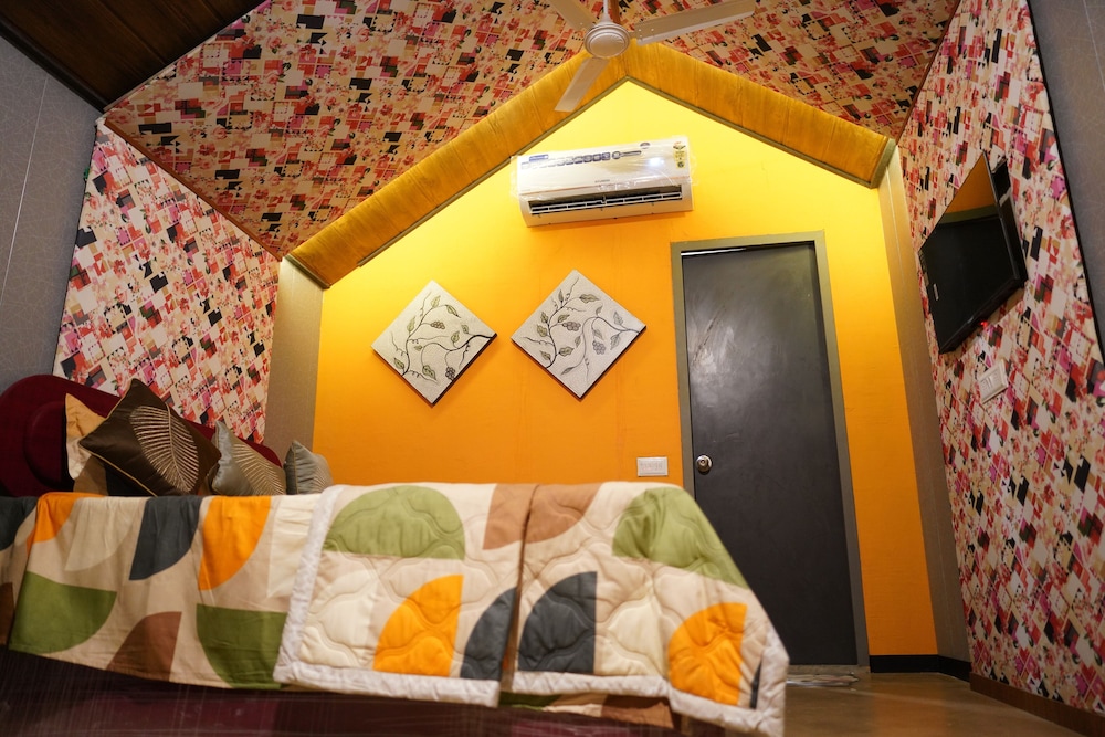 Great Escape Club — Sanwer — photo 3