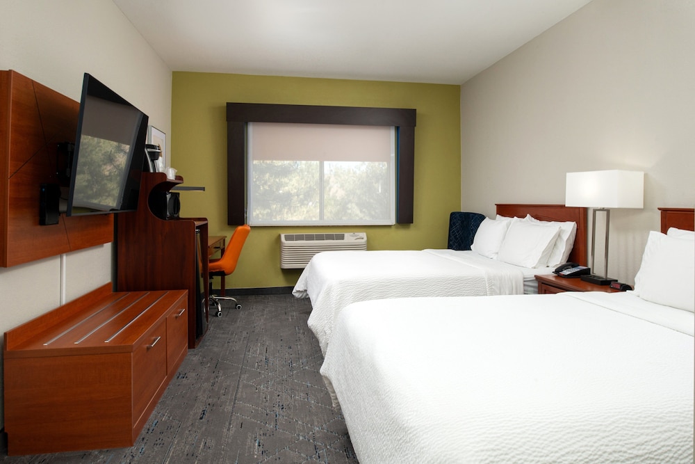 Holiday Inn Express Suites Farmington - photo 19