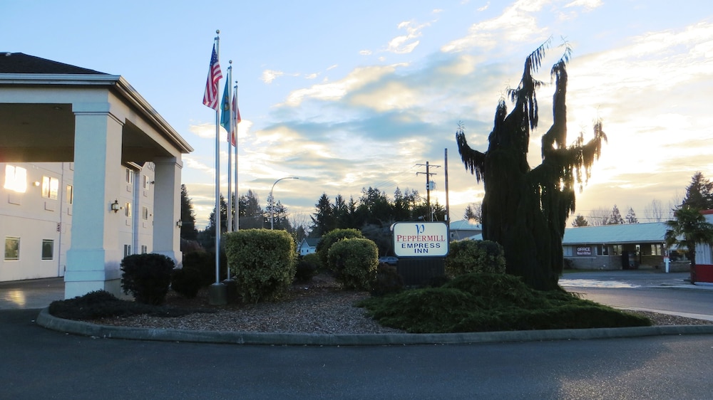 Peppermill Empress Inn - photo 70