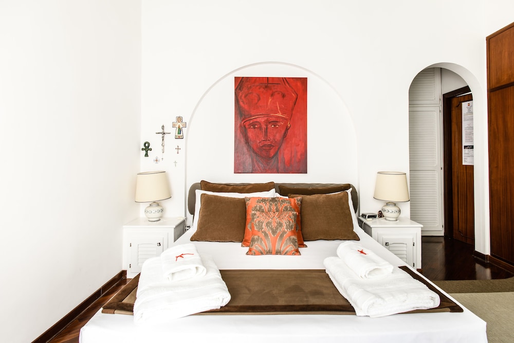 Casa Valeria — 4-Star Luxury Hotel in Naples, Italy