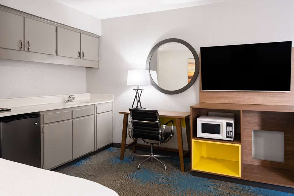 Days Inn by Wyndham Ardmore - photo 24