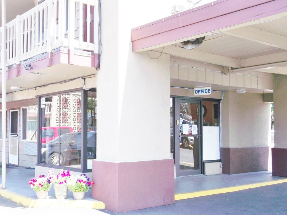 Banfield Value Inn - photo 2