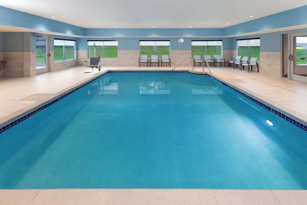 Holiday Inn Express & Suites Reedsburg Dells Area by IHG - photo 28