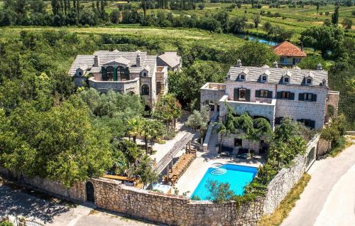 Cozy Home In Zmijavci With Sauna — 5-Star Luxury Hotel in Zmijavci, Croatia