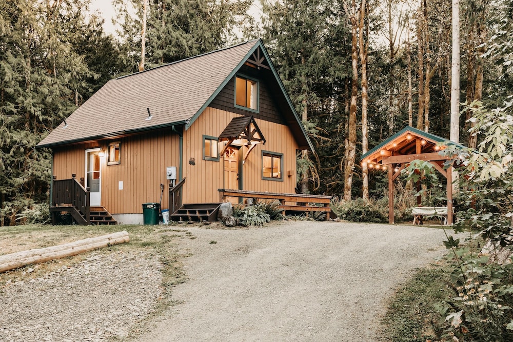 67Mf Hot Tub Pets Ok Bbq Sleeps 5 — 4-Star Luxury Hotel in Lynden, United States