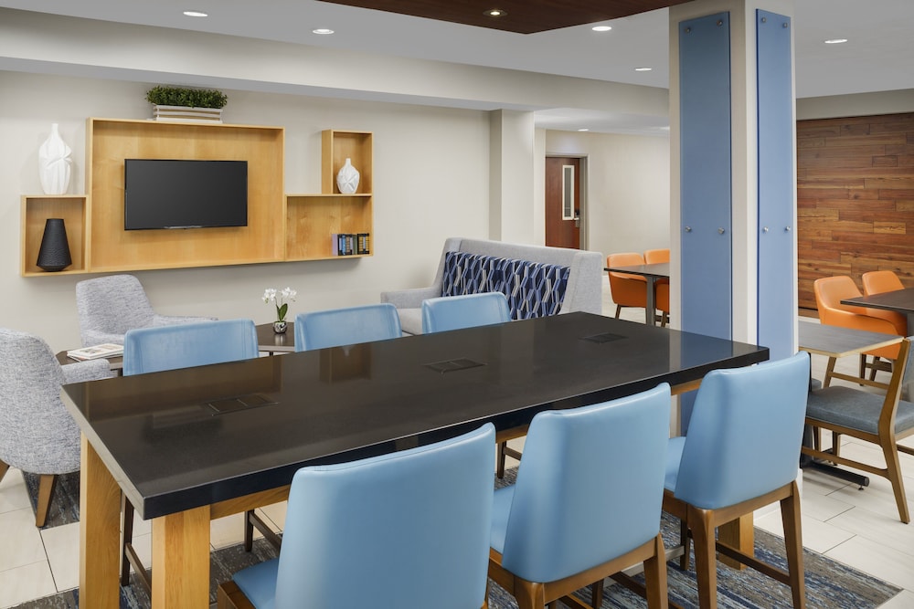 Holiday Inn Express Rochester NE Irondequoit by IHG - photo 47