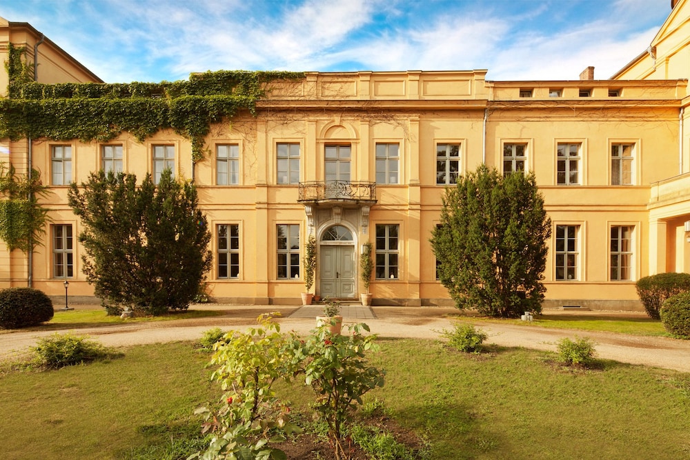 Schlosshotel Ziethen pet-friendly hotel Kremmen
