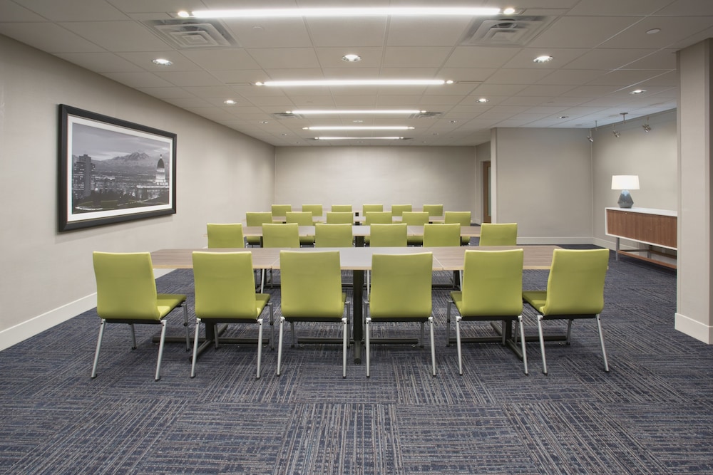 Holiday Inn Express & Suites Boise Airport by IHG - photo 33