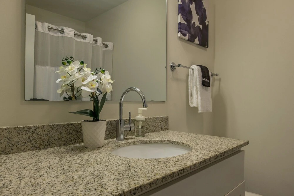 Frontdesk Penn Street Tower Apts Downtown Indy - photo 9