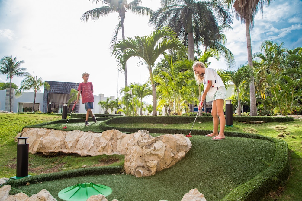 Mini-golf