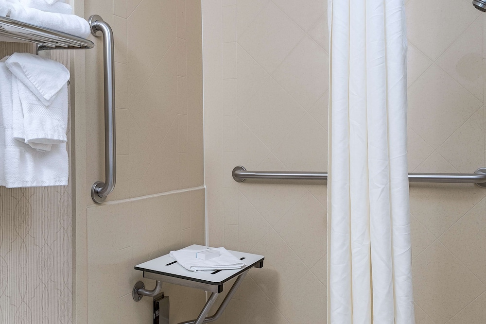 Hampton Inn Littleton - photo 23