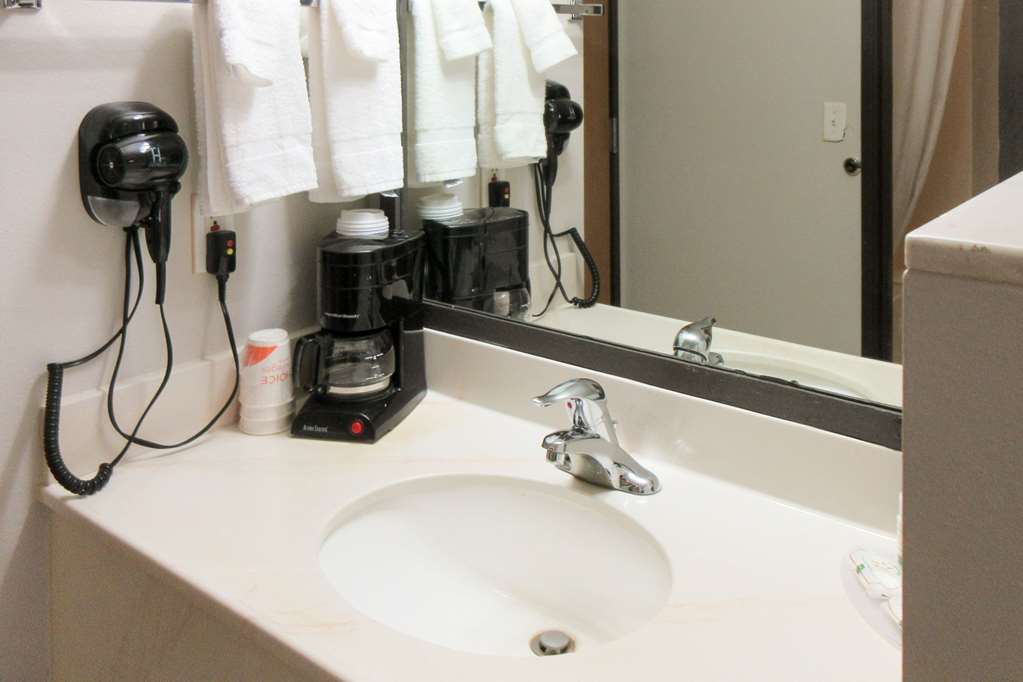 Rodeway Inn Salina - photo 15