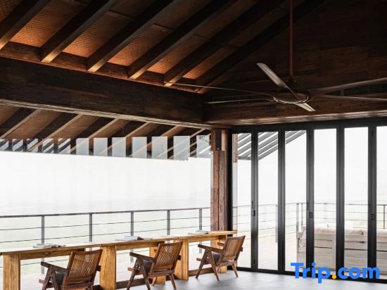 Emeishan Gaoqiao Li Hentique Pinecone Hotel in Leshan, People's Republic of China