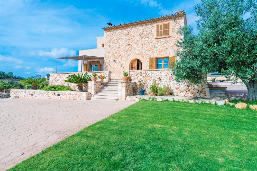 Casa Puig De Na Franquesa — 4-Star Luxury Hotel in Manacor, Spain