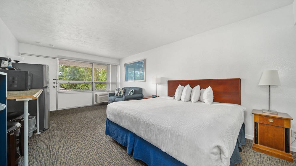 Grand Traverse Motel - photo 15