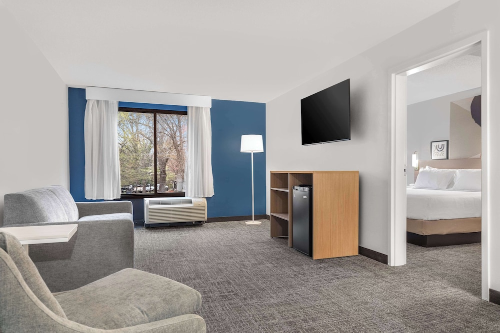 Spark by Hilton Charlotte Tyvola I 77 - photo 23