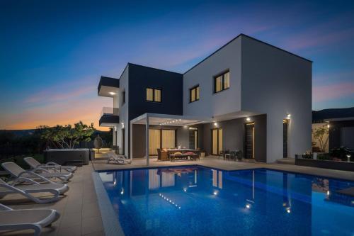 Villa Castello — 4-Star Luxury Hotel in Trogir, Croatia