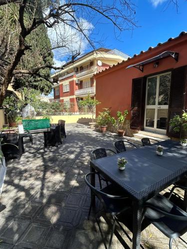 Angel's Rome Sweet Home & Garden — 4-Star Luxury Hotel in Rome, Italy