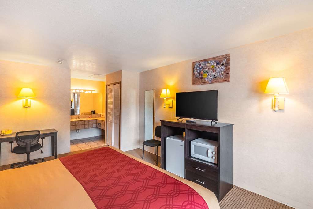 Econo Lodge Fredericksburg - photo 19