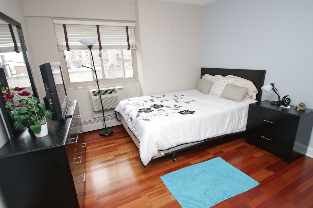 Renaissance Properties 21 and Chestnut - photo 3