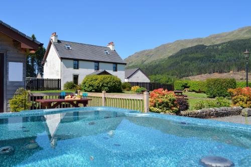 Culzean House — 4-Star Luxury Hotel in Dunoon, United Kingdom