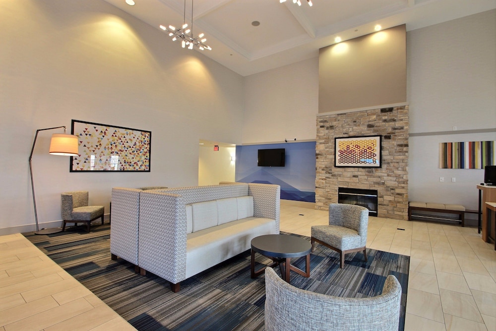 Holiday Inn Express Hotel & Suites Milwaukee Airport by IHG in Milwaukee, United States