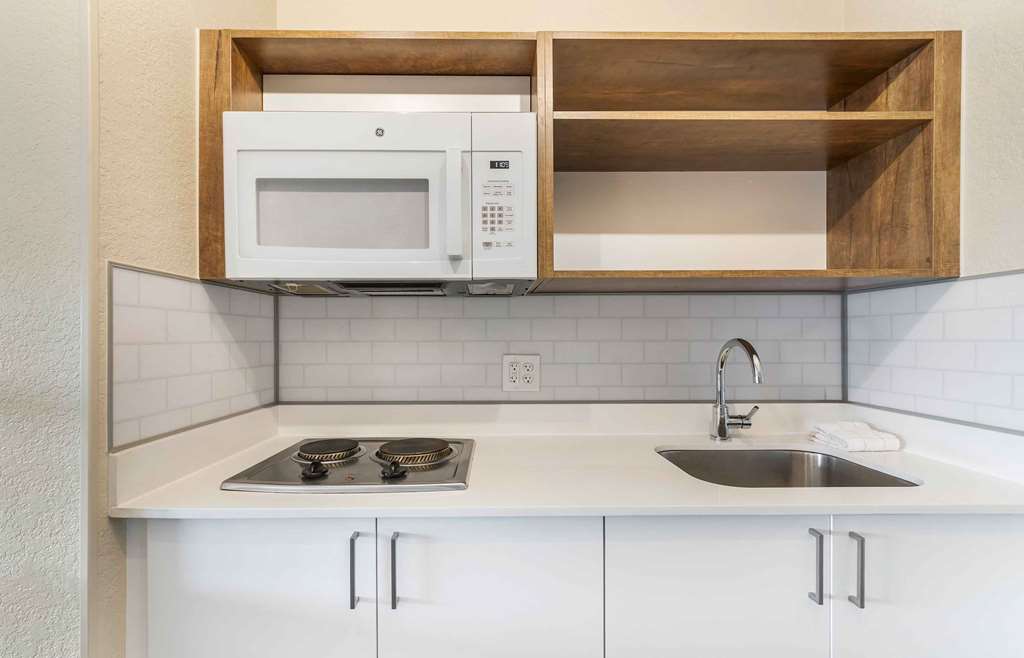 Extended Stay America Premier Suites Miami Airport Doral 25th Street - photo 23