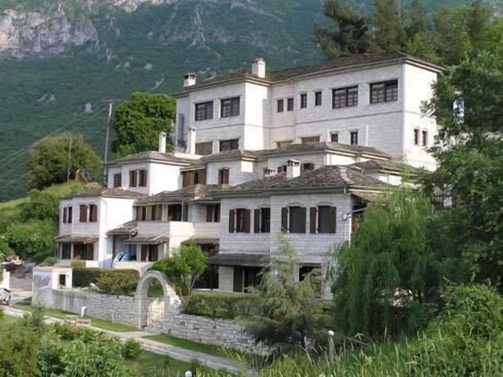 Hotel Taxiarches in Kassandreia, Greece