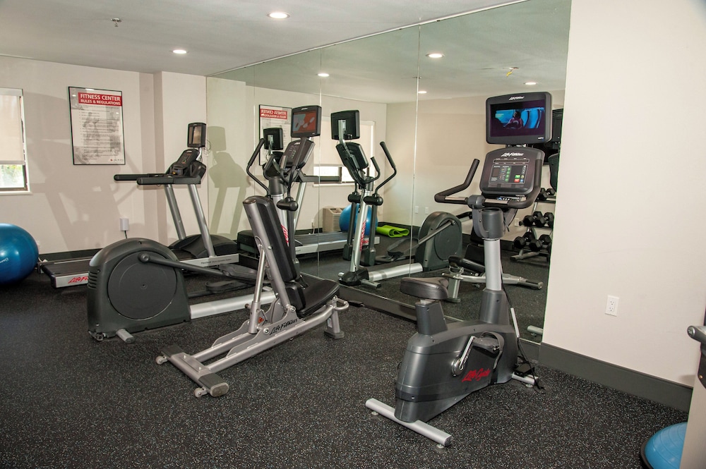 Holiday Inn Express Airport Tucson by IHG - photo 46